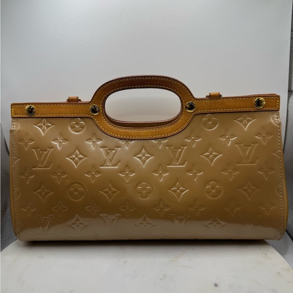 Louis Vuitton Handbags - Louis Vuitton Vernis Roxbury with Detachable Shoulder Strap Authentic